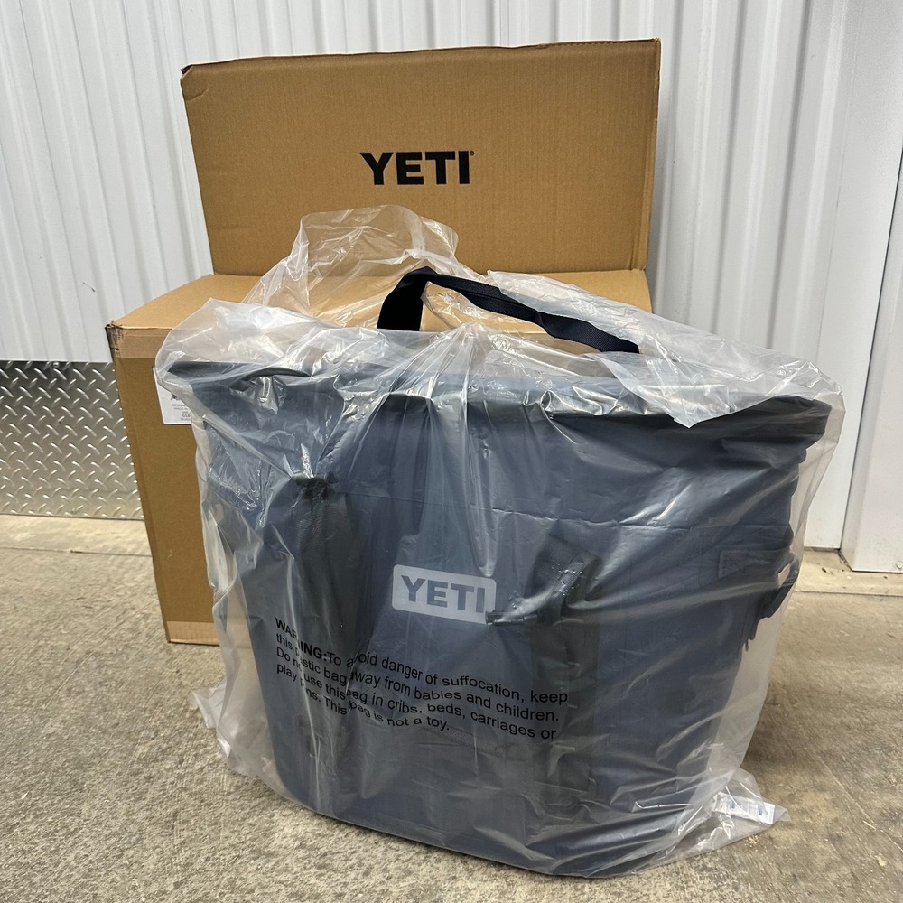 NEW YETI Hopper M30 Tote Soft Cooler Navy Bag